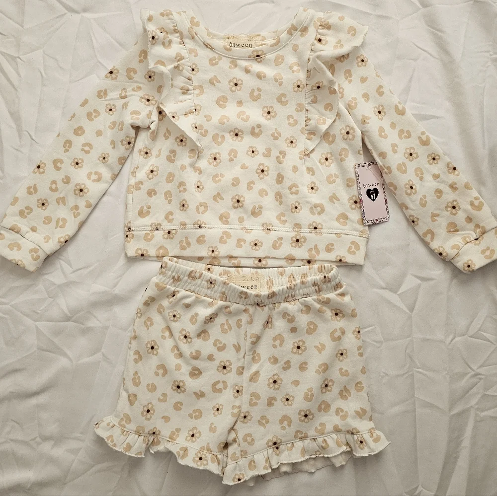 Btween Girls Cream Floral Ruffle Top & Shorts Set- Very Soft- NWT - Picture 2 of 10
